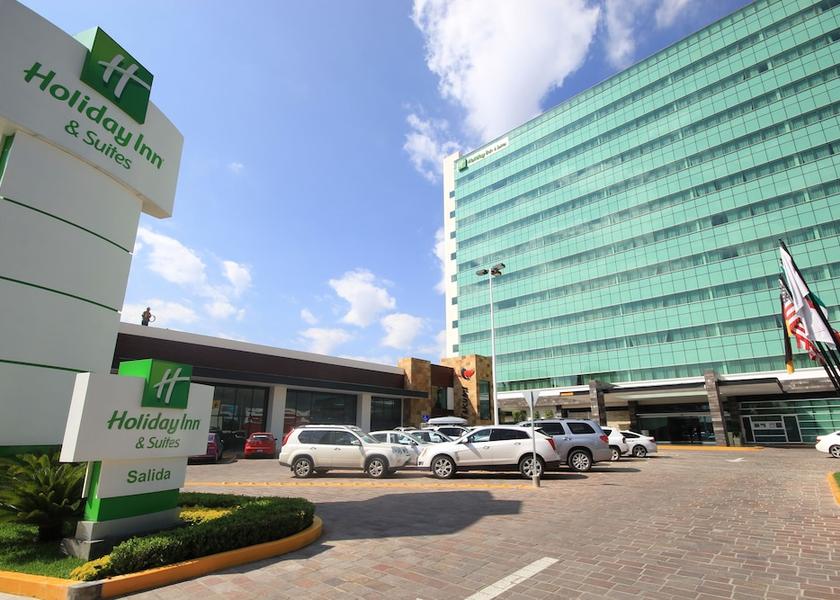  Leon Exterior Detail