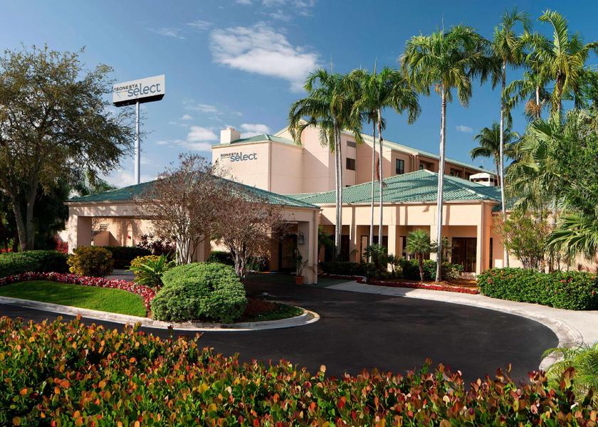 Florida Miami Lakes Hotel Exterior