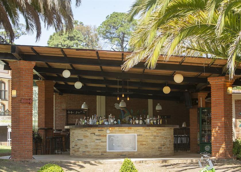 Hidalgo Huasca de Ocampo Bar (on property)