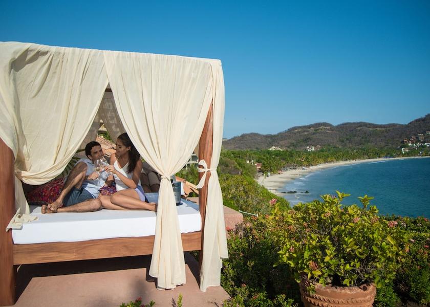 Guerrero Zihuatanejo Infinity Pool