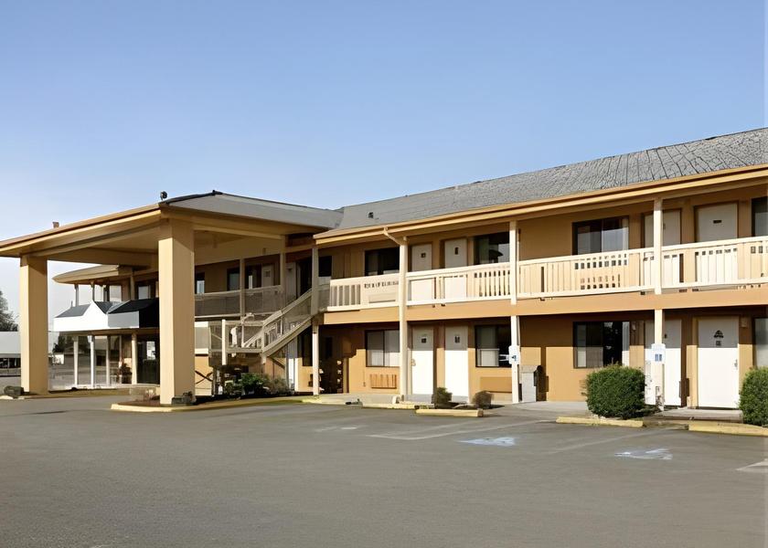 Washington Fife Hotel Exterior