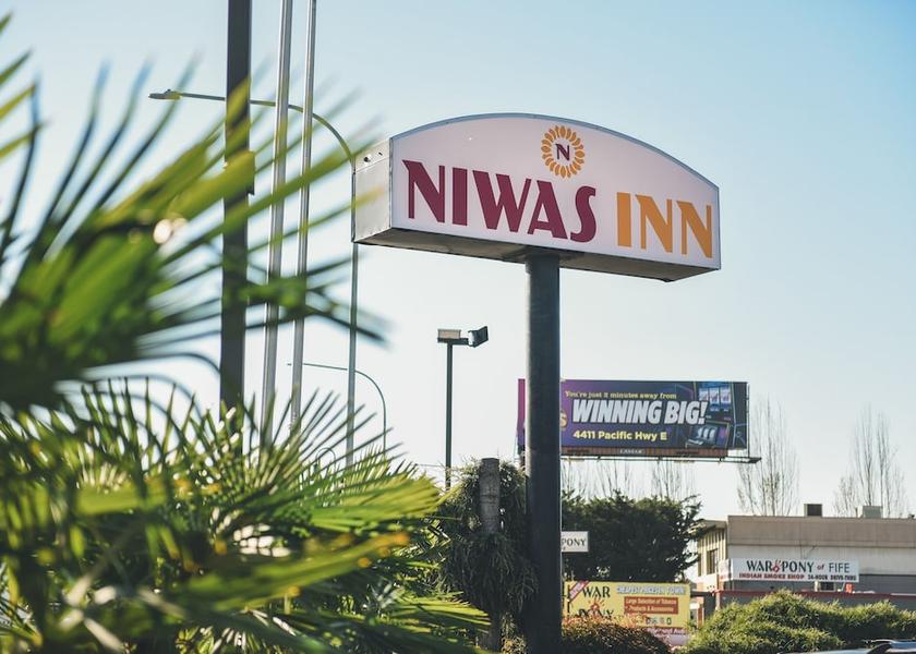 Washington Fife Exterior Detail