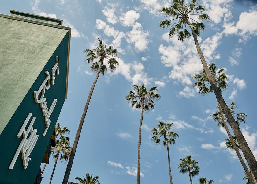 California Beverly Hills Entrance