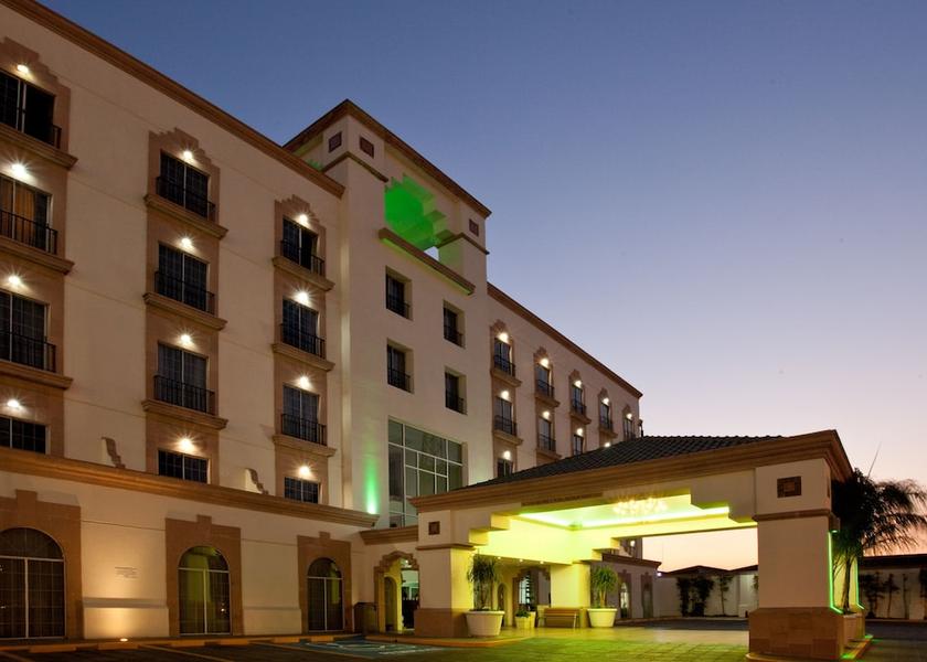  Leon Exterior Detail