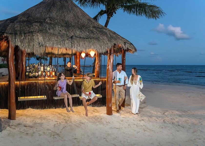 Quintana Roo Puerto Morelos Beach bar