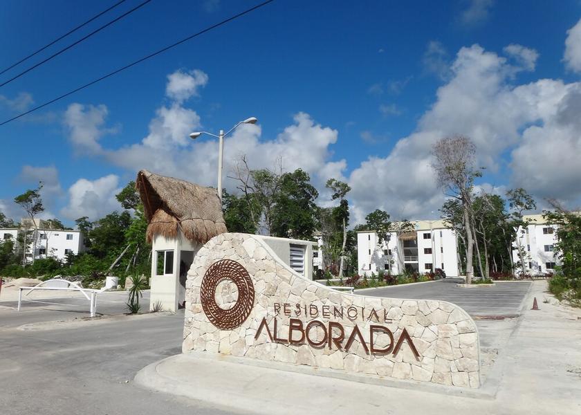 Quintana Roo Puerto Morelos Entrance