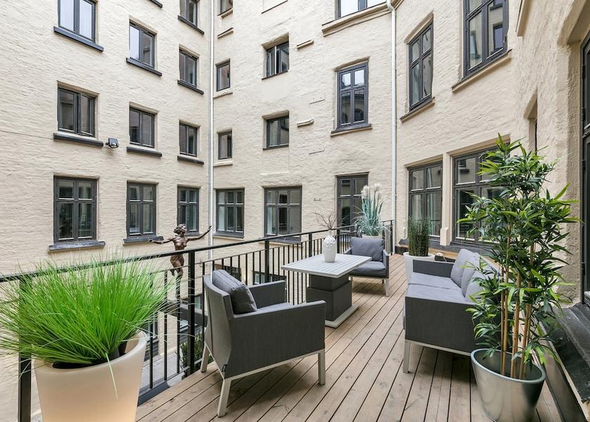  Oslo Exterior Detail