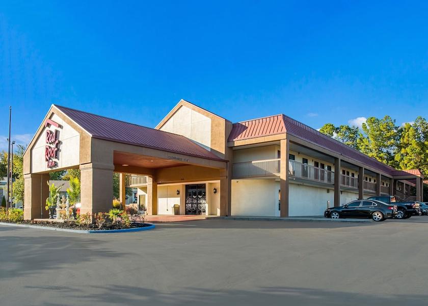 Mississippi Tupelo Exterior Detail