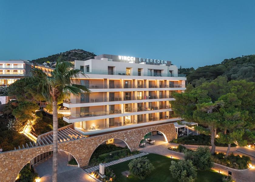 Attica Saronikos Front of property
