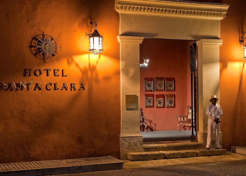 Bolivar Cartagena Exterior Detail