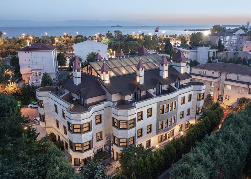 Istanbul Tuzla Exterior Detail