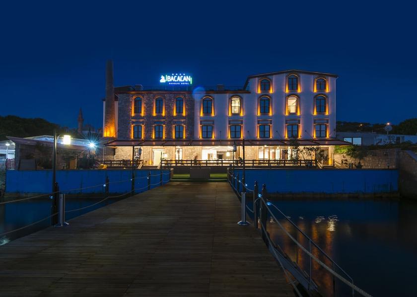 Balikesir Ayvalik Front of property - evening/night
