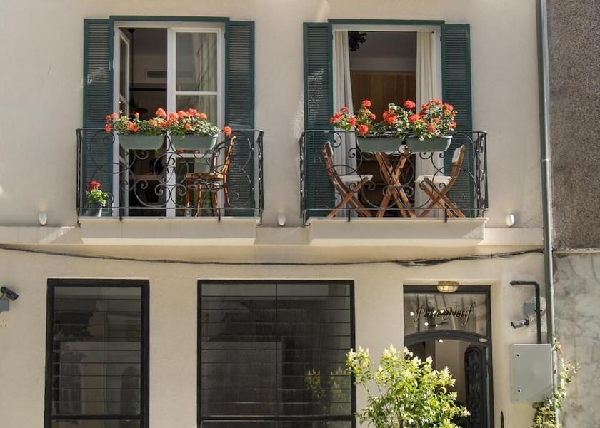  Istanbul Exterior Detail