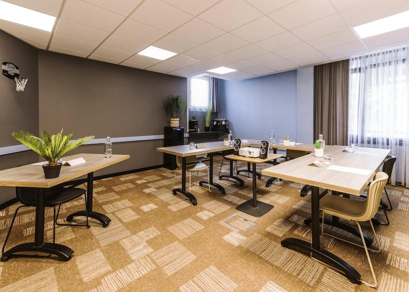 Provence-Alpes-Côte d'Azur Avignon Meeting facility