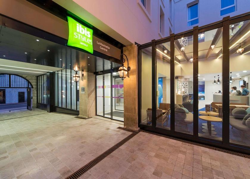 Nouvelle-Aquitaine La Rochelle Exterior