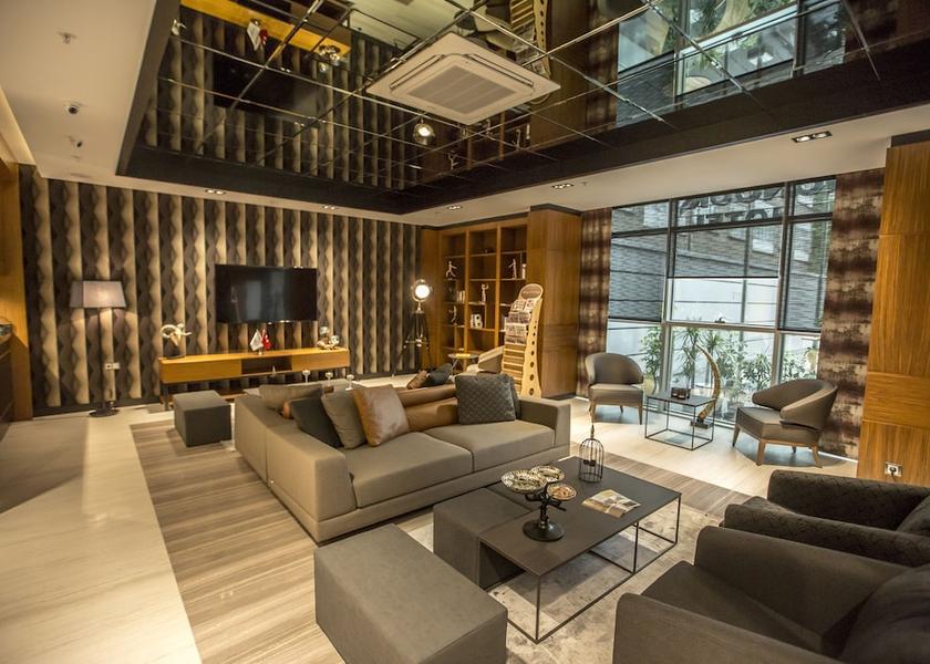 Nigde Nigde Lobby sitting area