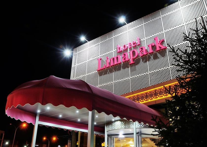 Sakarya Serdivan Front of property - evening/night