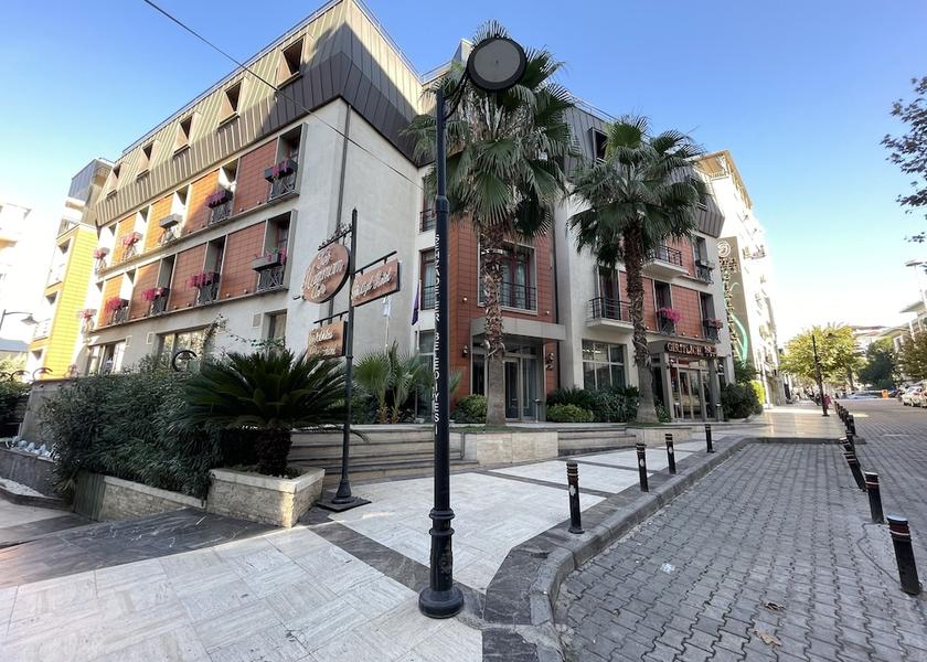 Manisa Manisa Front of property