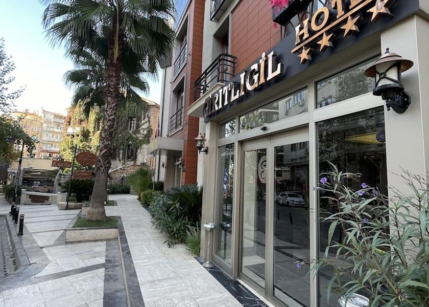 Manisa Manisa Front of property