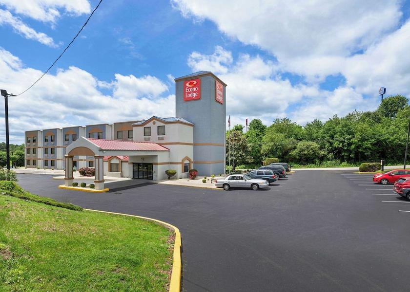 Kentucky London Exterior Detail