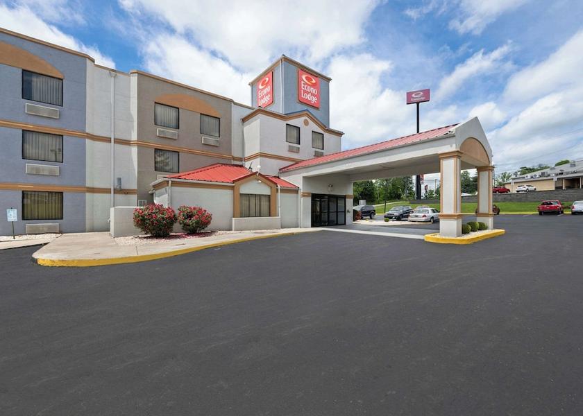 Kentucky London Exterior Detail