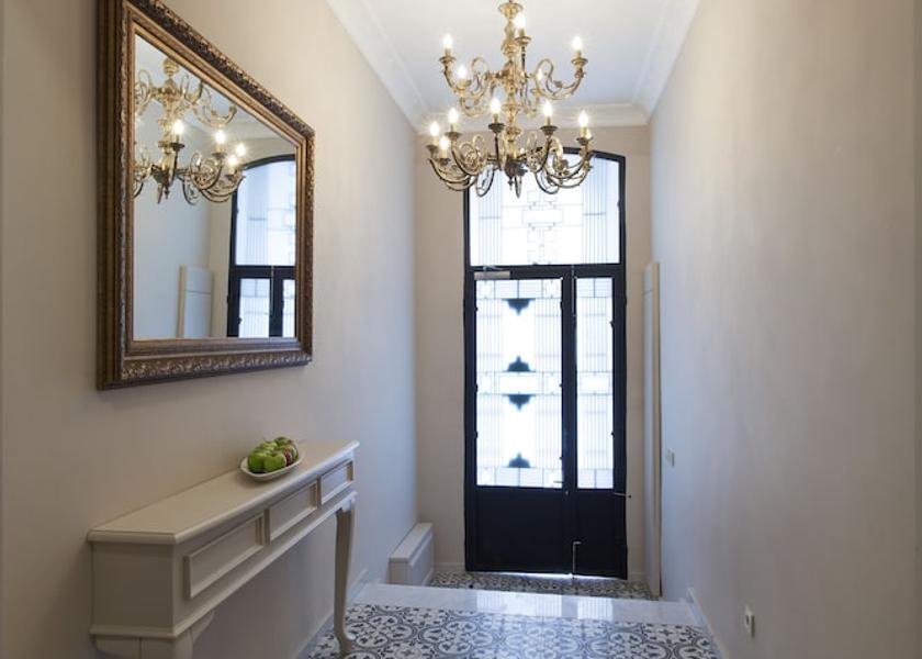 Istanbul Interior Entrance