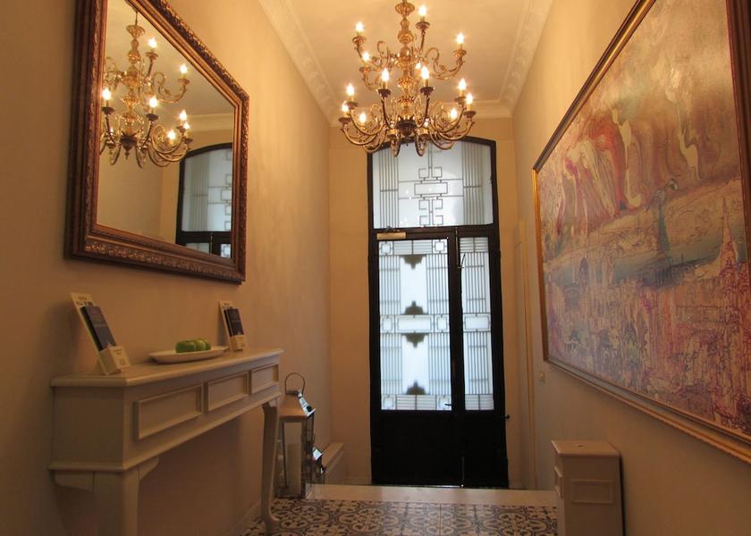  Istanbul Interior Entrance
