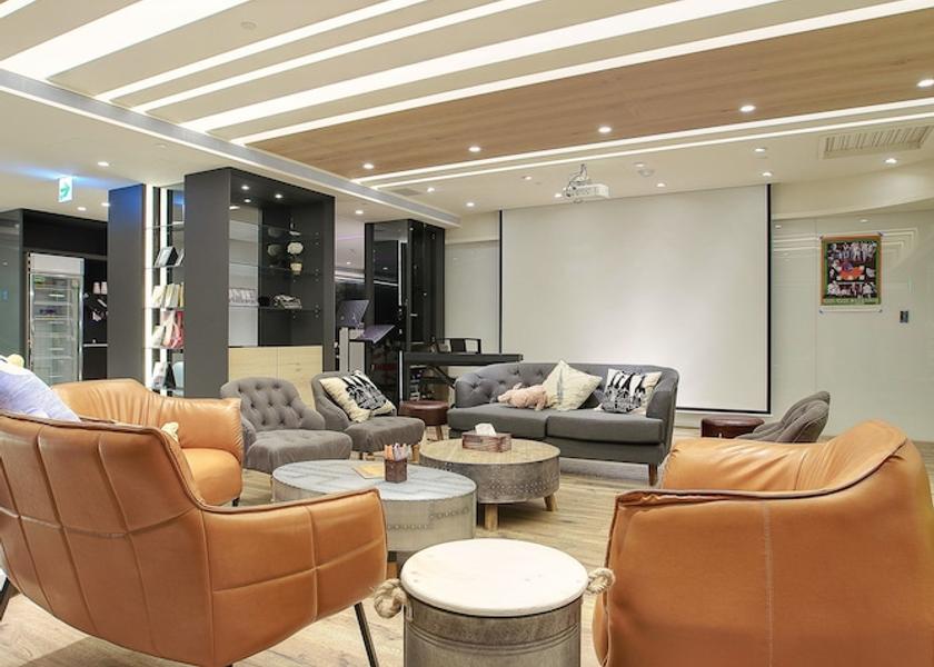  Taipei Lobby sitting area
