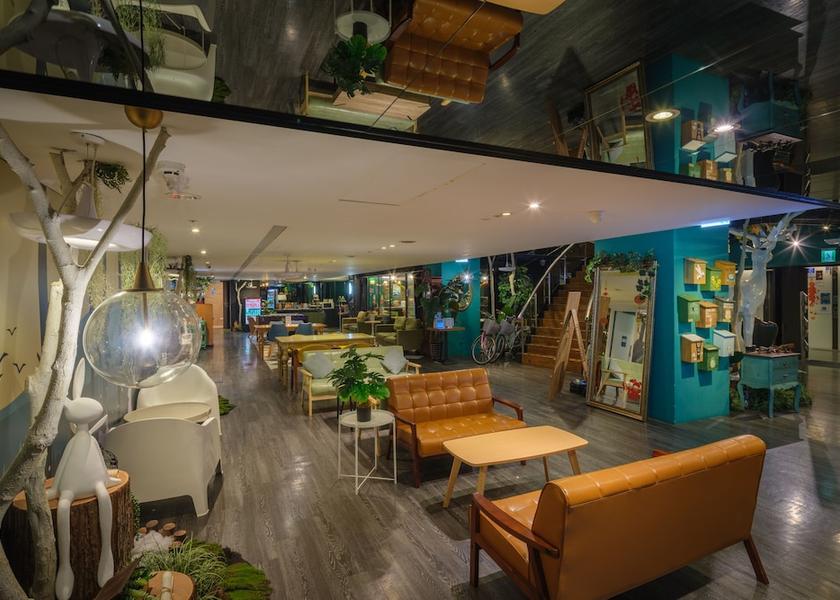  Taipei Lobby sitting area