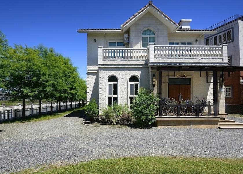 Yilan County Dongshan Facade