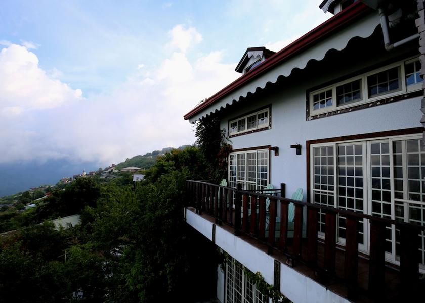 Nantou County Ren'ai Balcony