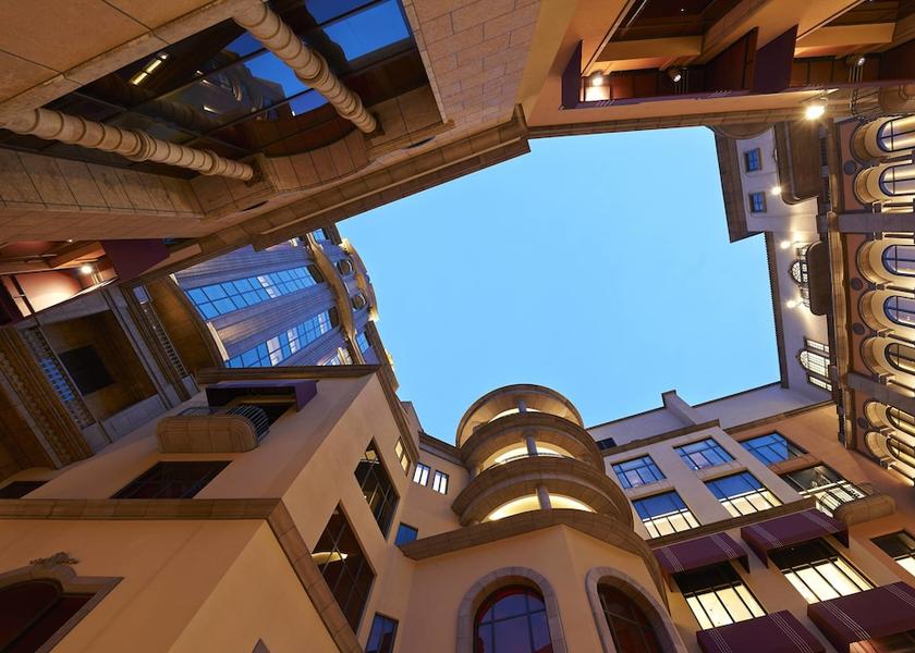  Taipei Courtyard