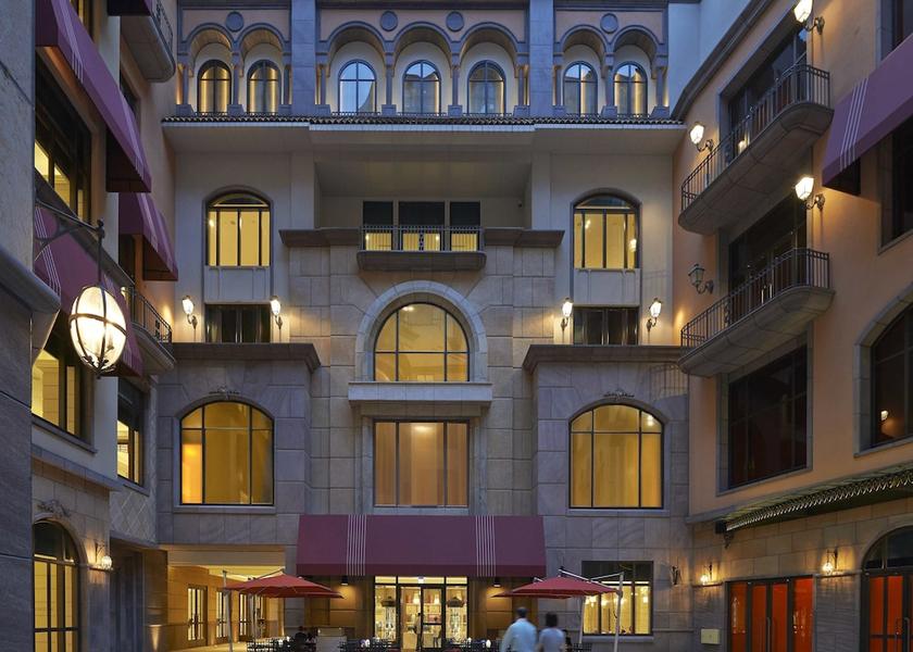  Taipei Front of property - evening/night