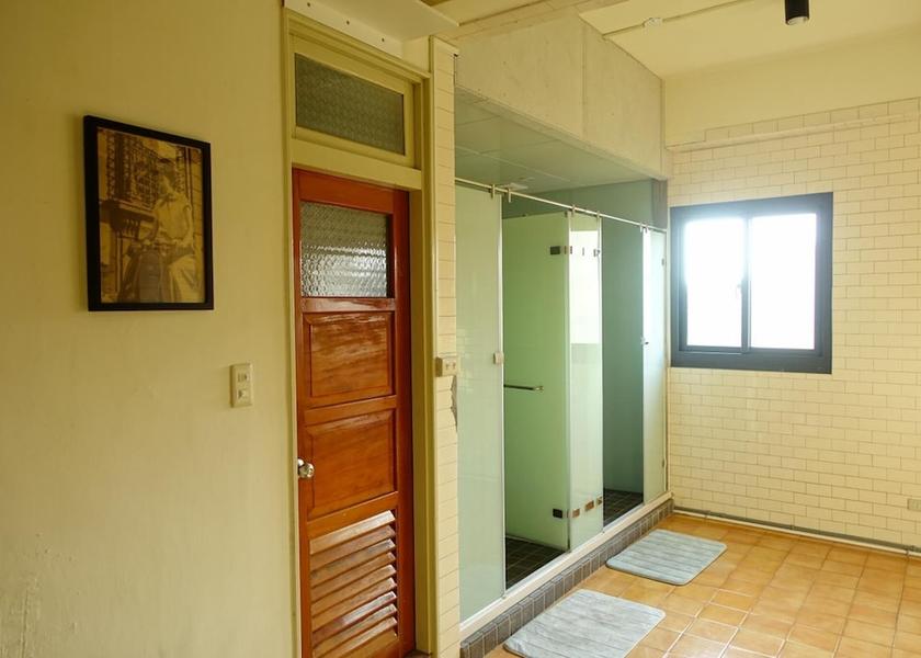  Chiayi City Bathroom