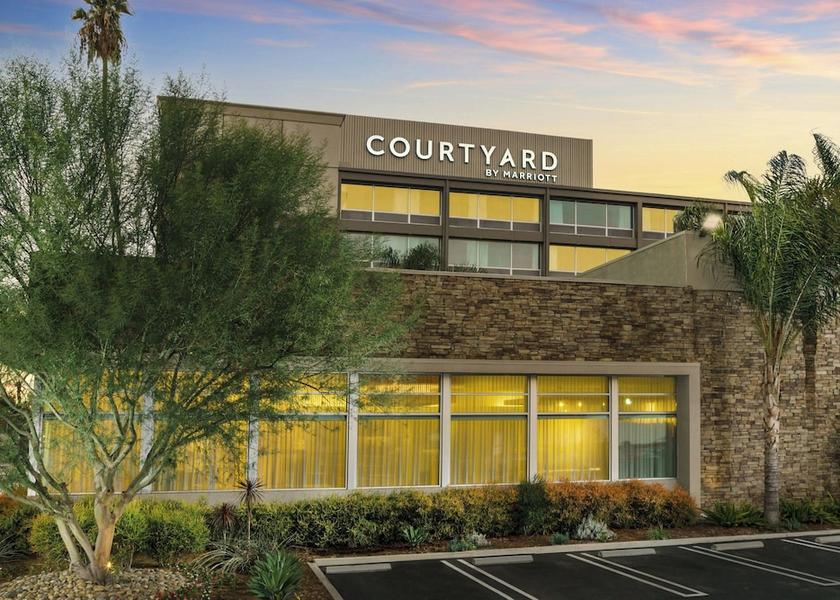 California Woodland Hills Exterior