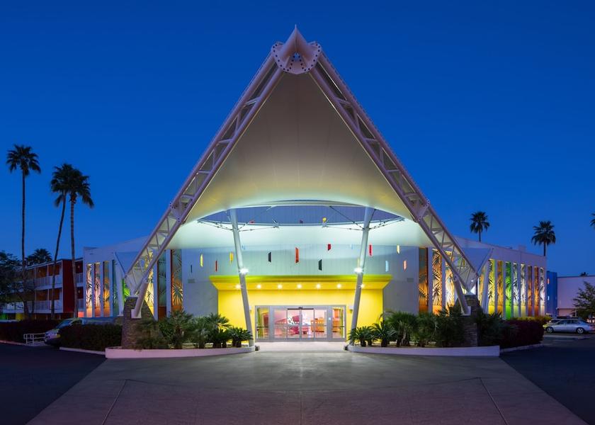 California Palm Springs Facade