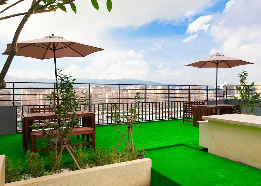  Taipei Terrace/patio