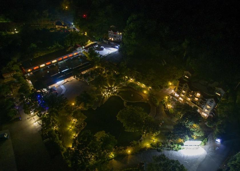 Yilan County Toucheng Front of property - evening/night