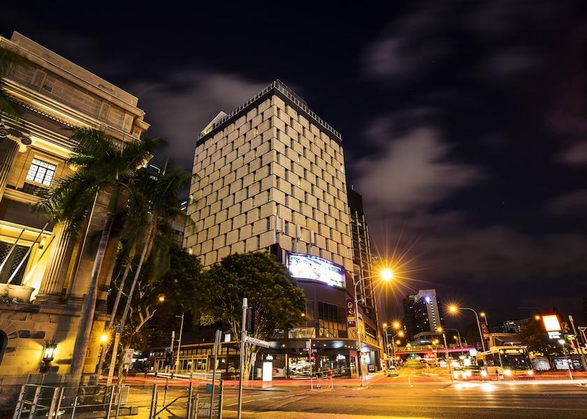 Queensland Brisbane Front of property - evening/night