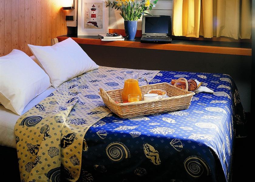 Normandy Saint-Etienne-du-Rouvray Room