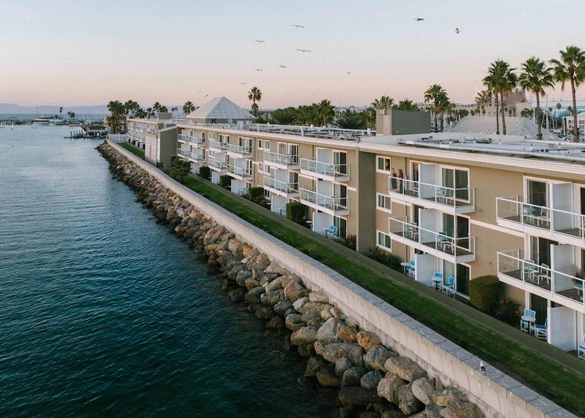 California Redondo Beach Exterior Detail