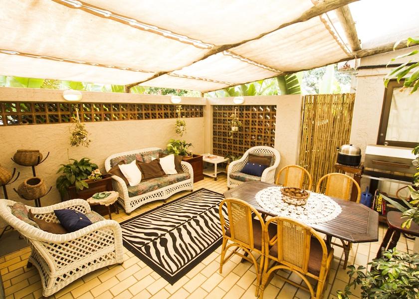 KwaZulu-Natal La Mercy Breakfast Area