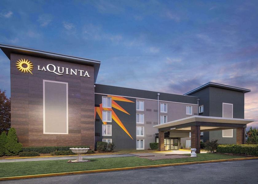 Georgia College Park Exterior Detail