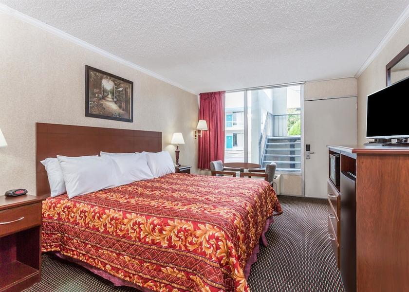 Virginia Norfolk Room