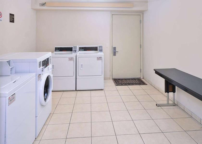 Illinois Deerfield Laundry Room