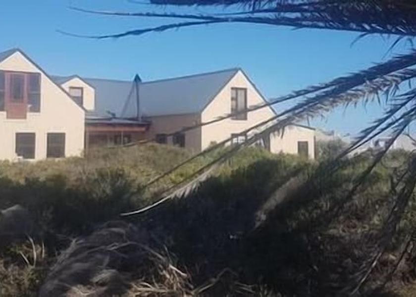 Western Cape Grotto Bay Exterior Detail