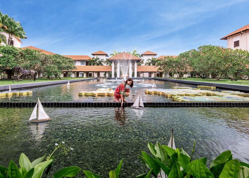  Singapore Exterior