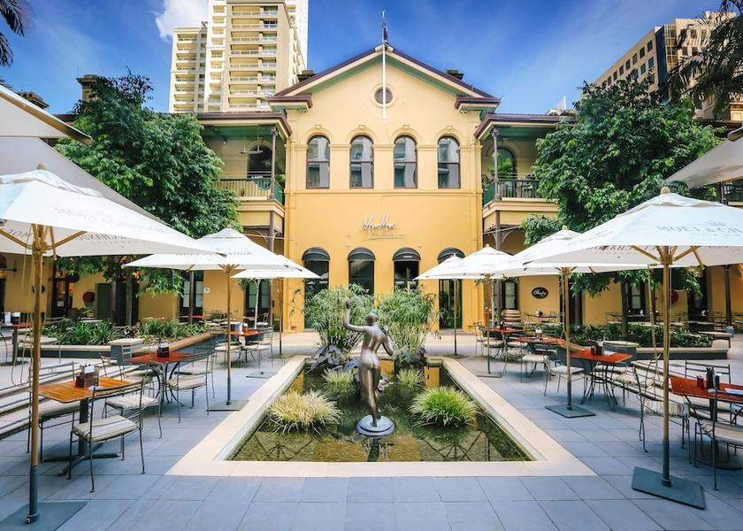 Queensland Brisbane Bar (on property)