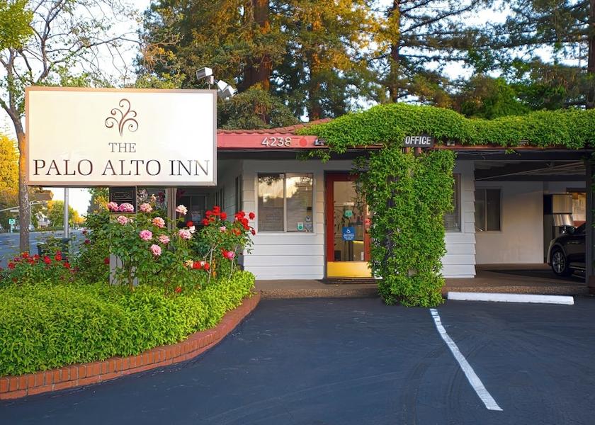 California Palo Alto Front of property