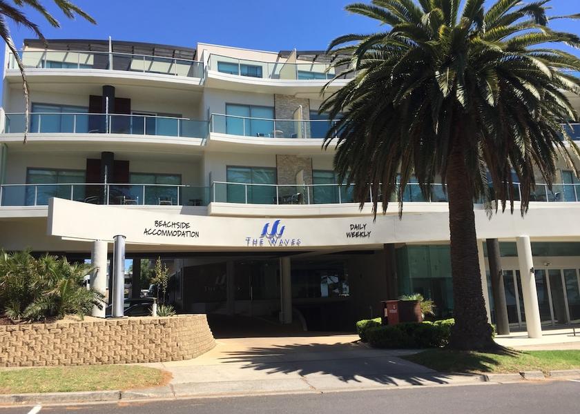 Victoria Cowes Facade